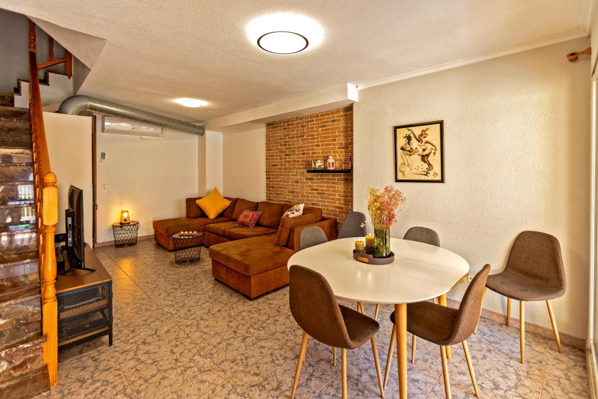 El Pocito - Housevanlive * Sueca